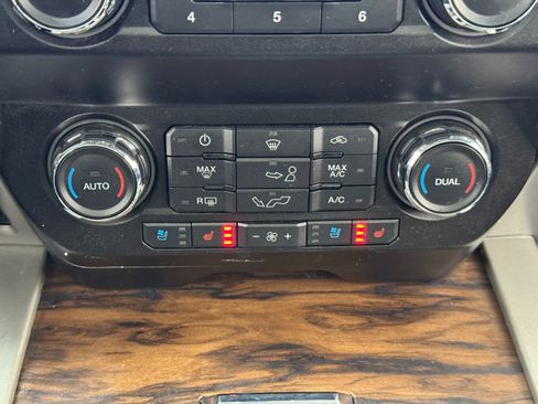 Used 2019 Ford F150 Lariat image 29