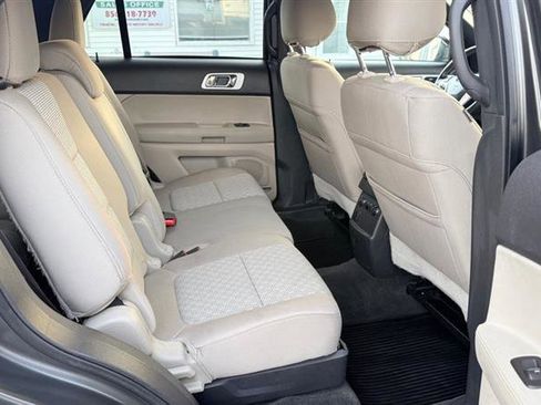 Used 2015 Ford Explorer XLT w/ Equipment Group 201B AWD/4WD image 30