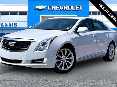 Used 2017 Cadillac XTS Luxury w/ Driver Awareness Package FWD image 2
