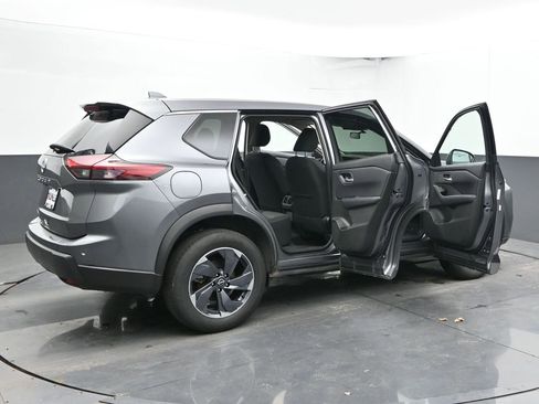 Used 2025 Nissan Rogue SV FWD image 59