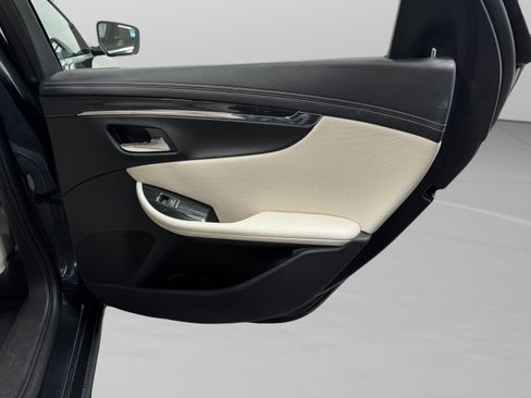 Used 2018 Chevrolet Impala Premier FWD image 15