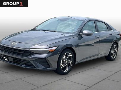 Used 2025 Hyundai Elantra Limited