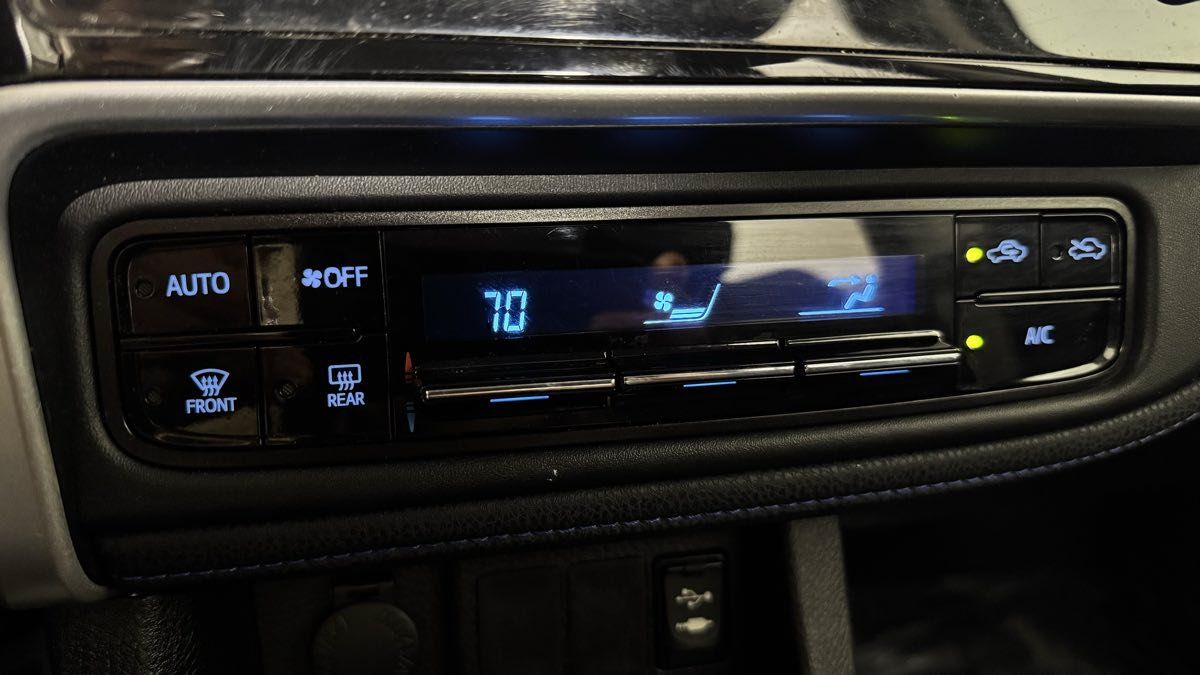 Used 2019 Toyota Corolla SE FWD image 23