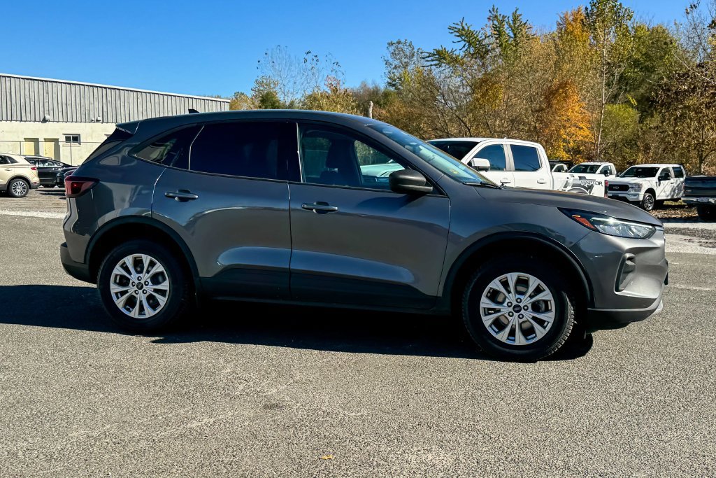Certified 2025 Ford Escape Active AWD/4WD image 2