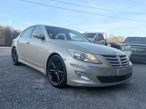 Used 2012 Hyundai Genesis 3.8 w/ Premium Pkg image 2