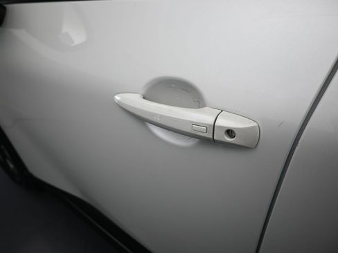 Used 2024 Nissan Rogue SV image 33