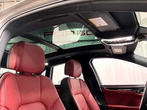 New 2026 Porsche Macan image 26