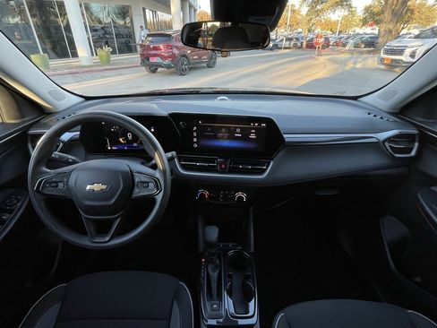 Used 2025 Chevrolet TrailBlazer LT image 11