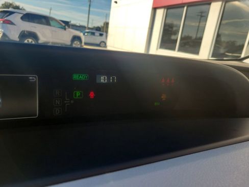 Used 2021 Toyota Prius XLE image 24