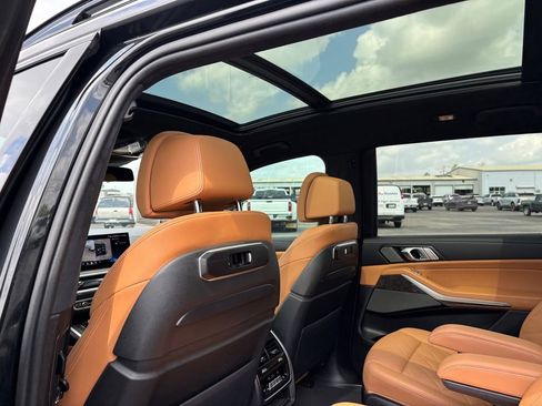 Used 2025 BMW X7 xDrive40i w/ M Sport Package AWD/4WD image 25