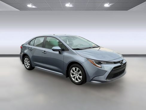Certified 2025 Toyota Corolla LE FWD image 6
