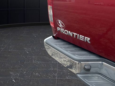 Used 2020 Nissan Frontier SV w/ SV Utility Package image 29