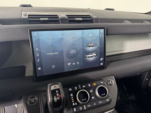 Used 2023 Land Rover Defender 130 S image 23