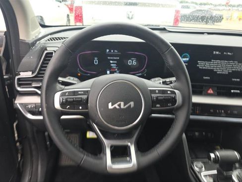 Used 2024 Kia Sportage EX FWD image 4