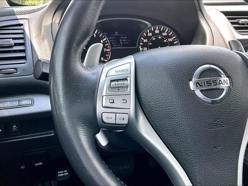 Used 2018 Nissan Altima 2.5 SR w/ SR Midnight Edition FWD image 11