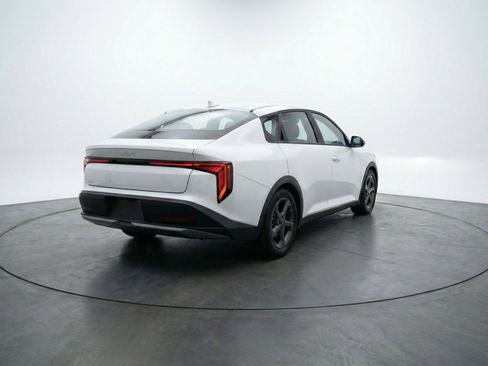 Used 2025 Kia K4 LXS FWD image 9