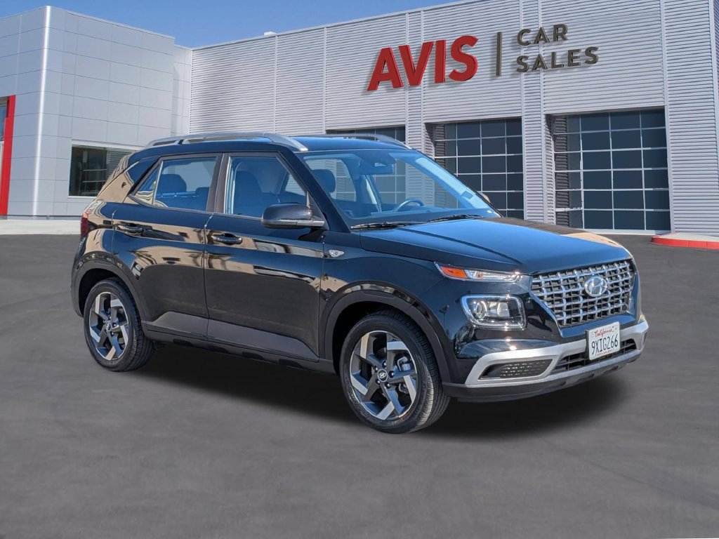 Used 2026 Hyundai Venue SEL FWD image 3