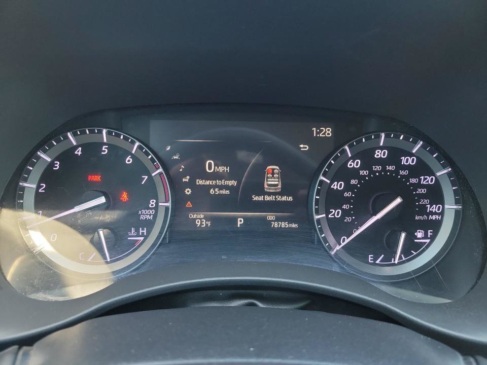 Used 2020 Toyota Highlander XLE FWD image 11