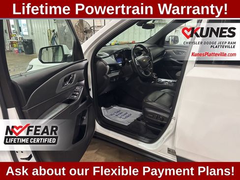 Used 2023 Chevrolet Traverse LT image 21