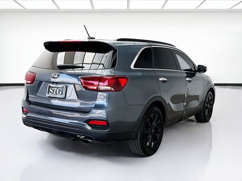 Used 2020 Kia Sorento S FWD image 4