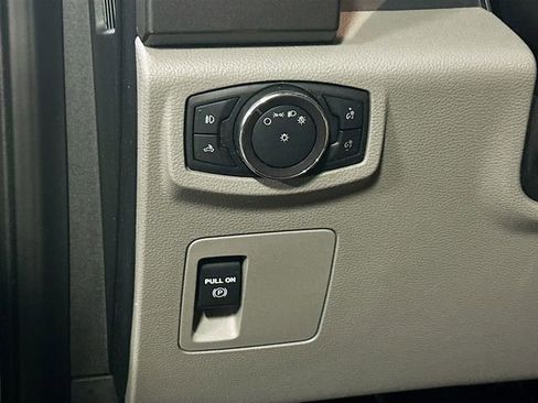 Used 2019 Ford F150 XLT image 11