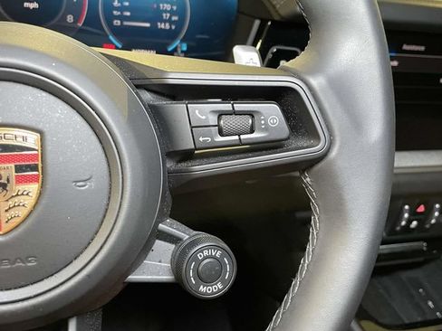 Certified 2025 Porsche Cayenne Coupe AWD/4WD image 40
