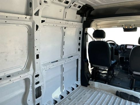 Used 2025 RAM ProMaster 2500 w/ Convenience Group FWD image 21