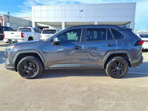 Used 2022 Toyota RAV4 XLE image 8