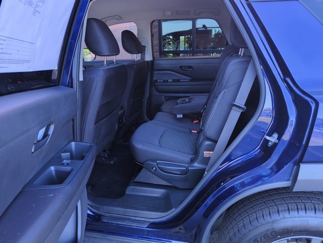 Used 2024 Nissan Pathfinder SV AWD/4WD image 22