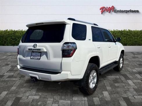 Used 2022 Toyota 4Runner SR5 AWD/4WD image 7