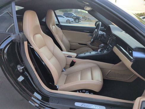 Used 2015 Porsche 911 4 Cabriolet AWD/4WD image 24
