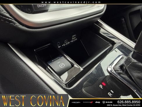 Used 2025 Subaru Outback Premium AWD/4WD image 22