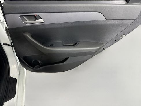Used 2018 Hyundai Sonata SE w/ Cargo Package image 27