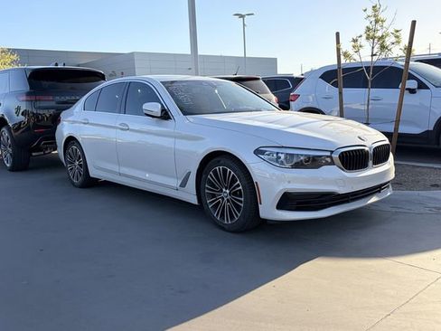 Used 2020 BMW 530i w/ Premium Package RWD image 3