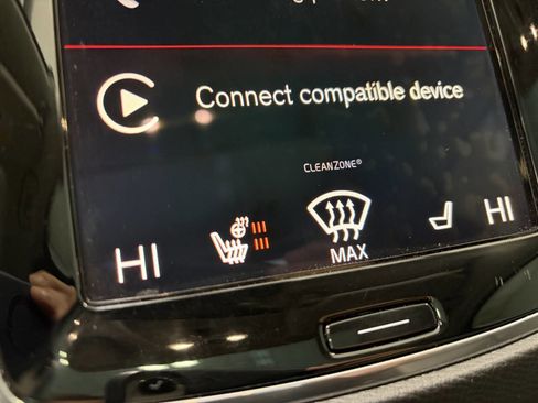 Used 2020 Volvo XC90 T5 Momentum image 12