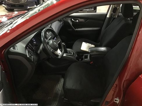 Used 2018 Nissan Rogue SV image 12