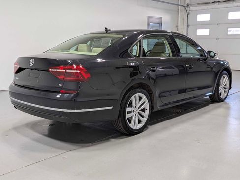 Used 2019 Volkswagen Passat 2.0T Wolfsburg w/ Wheels & Sunroof Package FWD image 8