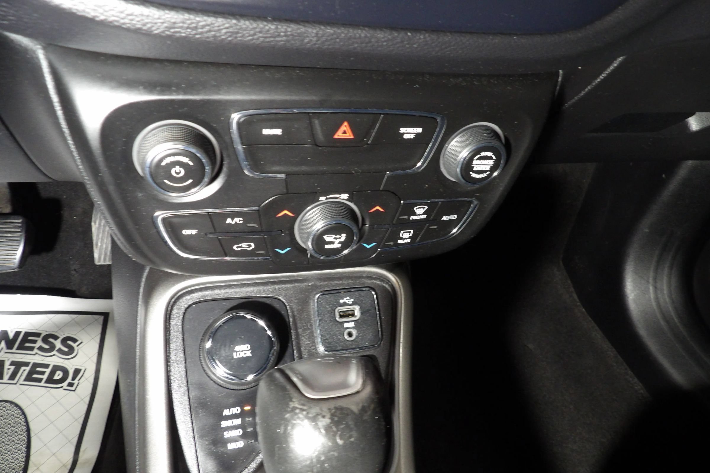 Used 2018 Jeep Compass Latitude w/ Popular Equipment Group AWD/4WD image 17