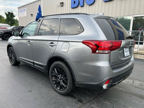 Used 2018 Mitsubishi Outlander SEL AWD/4WD image 3