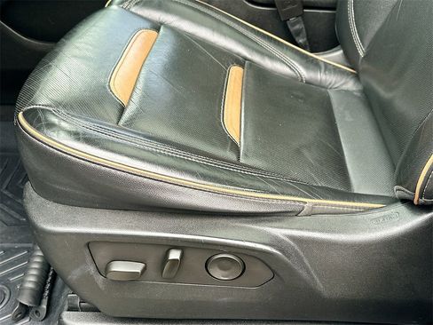 Used 2021 GMC Yukon AT4 w/ AT4 Premium Package image 9