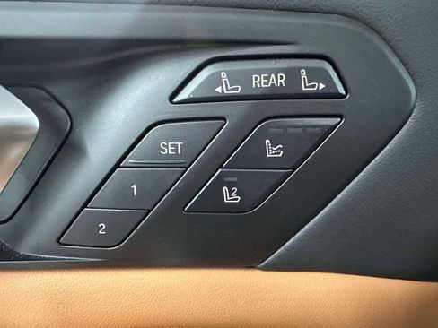 Used 2024 BMW X7 xDrive40i w/ Executive Package AWD/4WD image 21