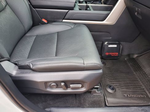 Used 2025 Toyota Tundra Limited image 35