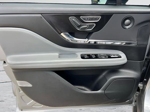 Used 2021 Lincoln Corsair Grand Touring image 36