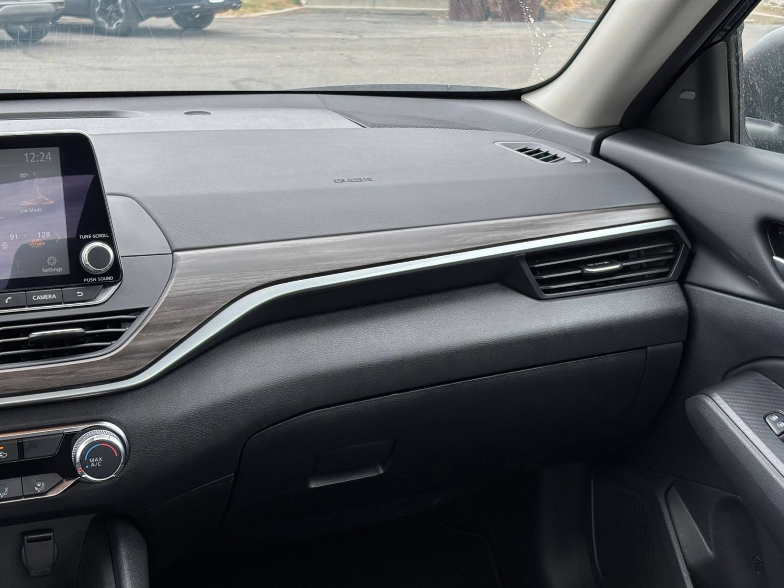 Used 2025 Nissan Altima 2.5 SV FWD image 35