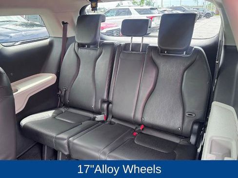 Used 2024 Kia Carnival LX FWD image 14