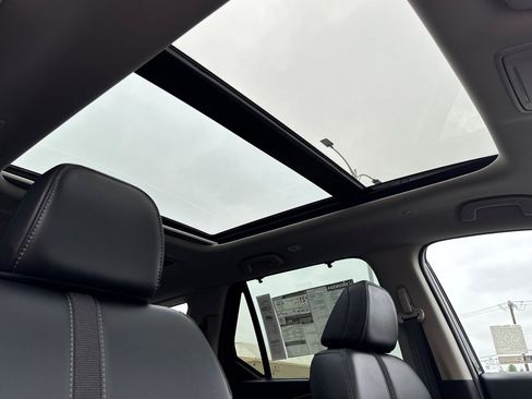 New 2025 Honda Pilot Touring image 20