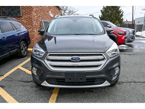 Used 2019 Ford Escape Titanium image 3