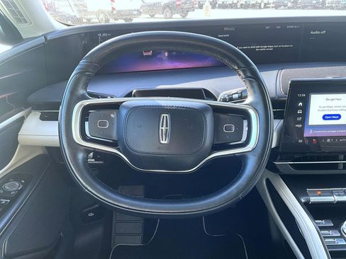 Used 2024 Lincoln Nautilus Reserve image 11