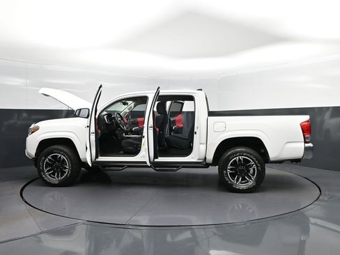 Used 2016 Toyota Tacoma SR5 w/ Towing Package RWD image 47