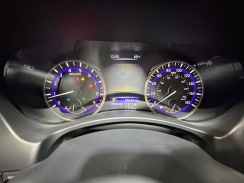 Used 2018 INFINITI Q60 3.0t Luxe image 10